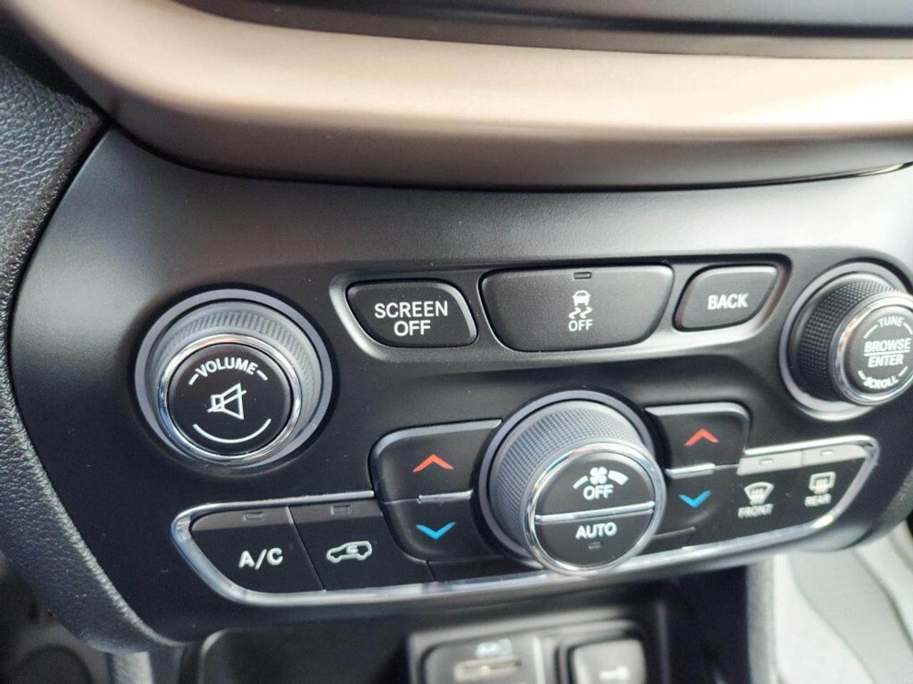 2019 Jeep Cherokee 4X4 Photo