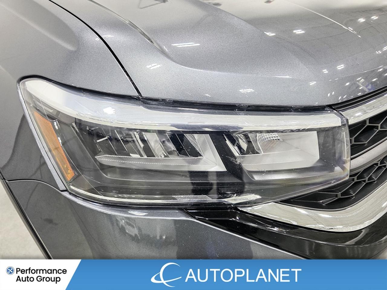 2024 Volkswagen Taos Comfortline, Pano Roof, Back Up Cam, Heated Seats Photo