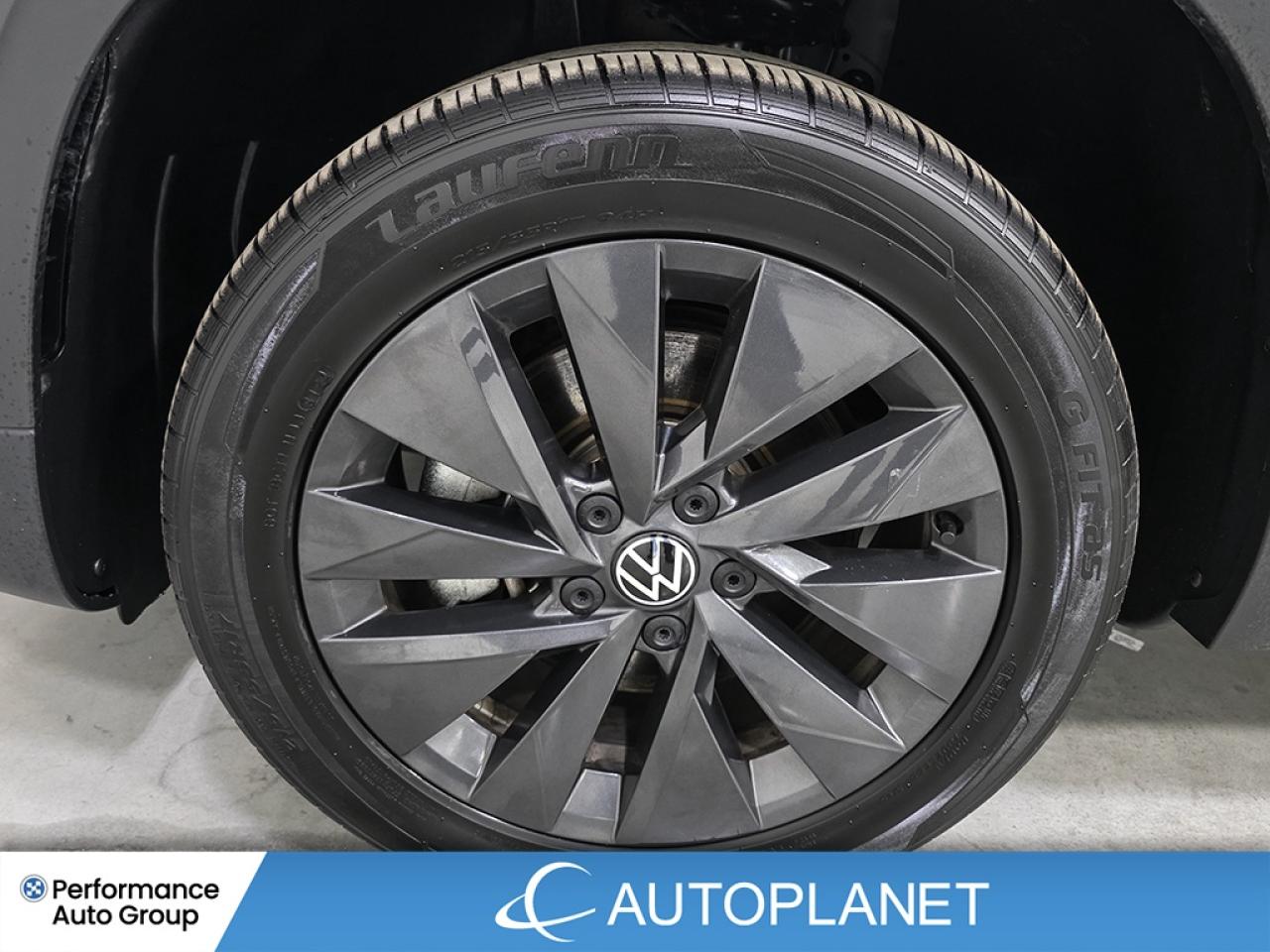 2024 Volkswagen Taos Comfortline, Pano Roof, Back Up Cam, Heated Seats Photo