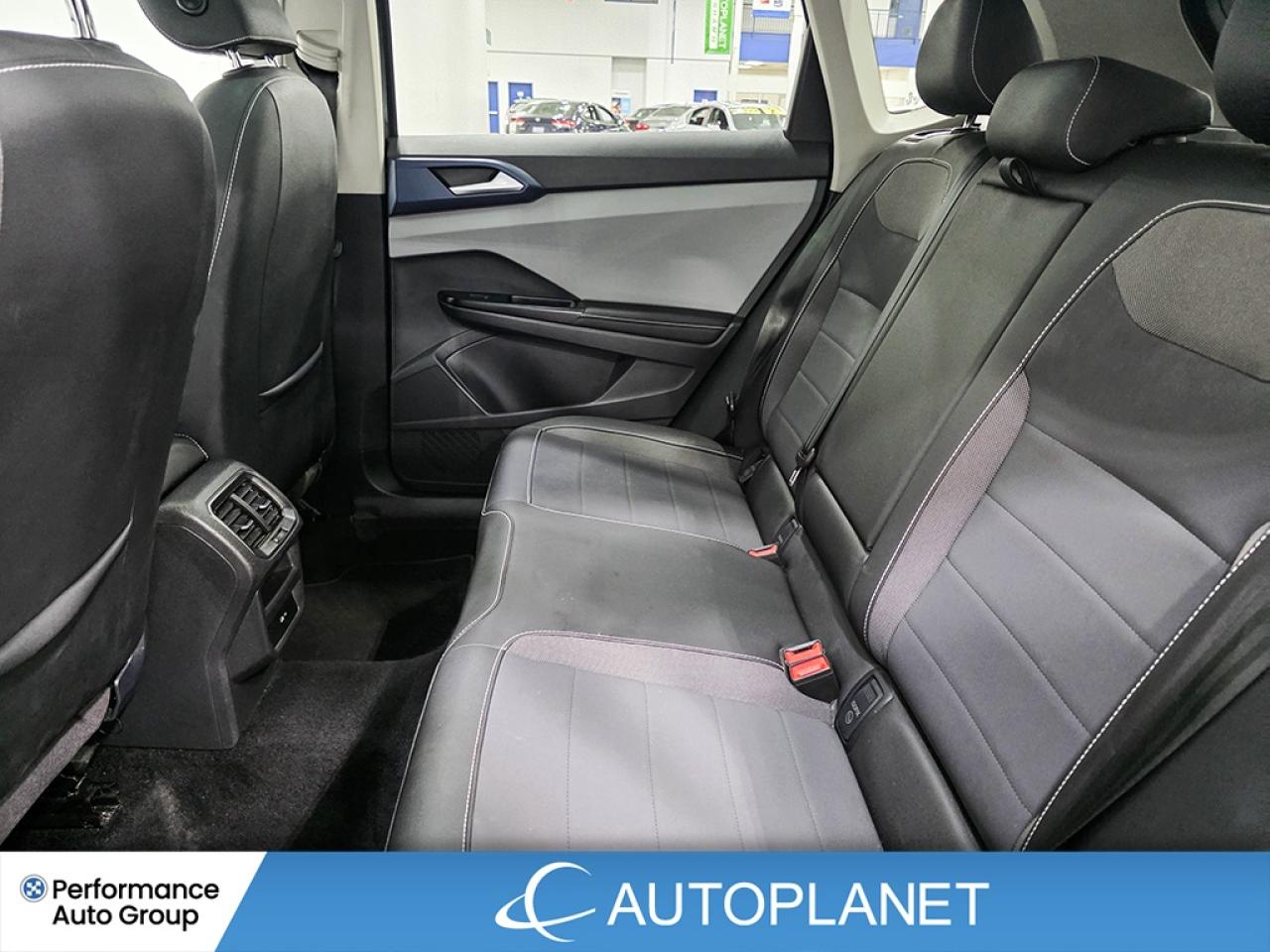 2024 Volkswagen Taos Comfortline, Pano Roof, Back Up Cam, Heated Seats Photo