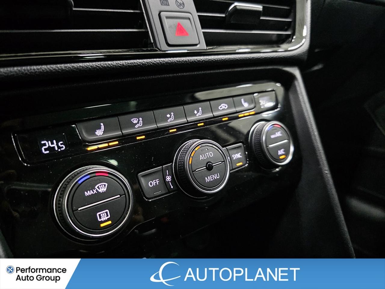 2024 Volkswagen Taos Comfortline, Pano Roof, Back Up Cam, Heated Seats Photo