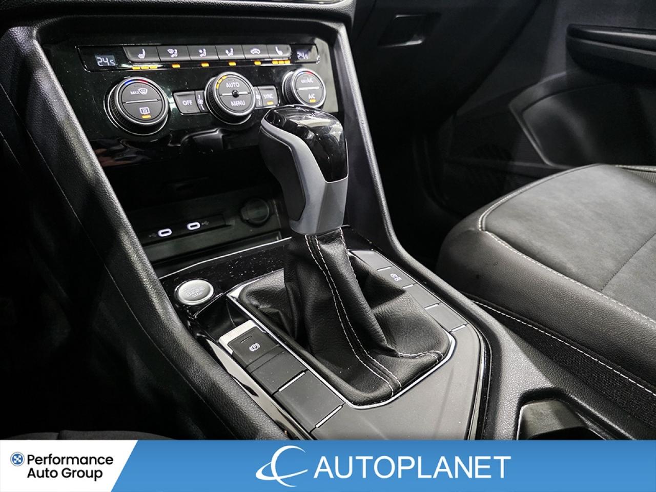 2024 Volkswagen Taos Comfortline, Pano Roof, Back Up Cam, Heated Seats Photo