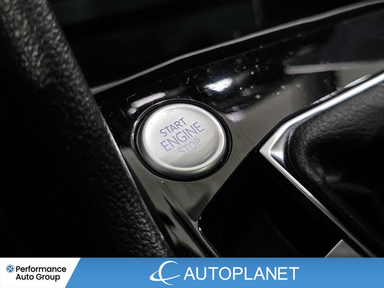 2024 Volkswagen Taos Comfortline, Pano Roof, Back Up Cam, Heated Seats Photo