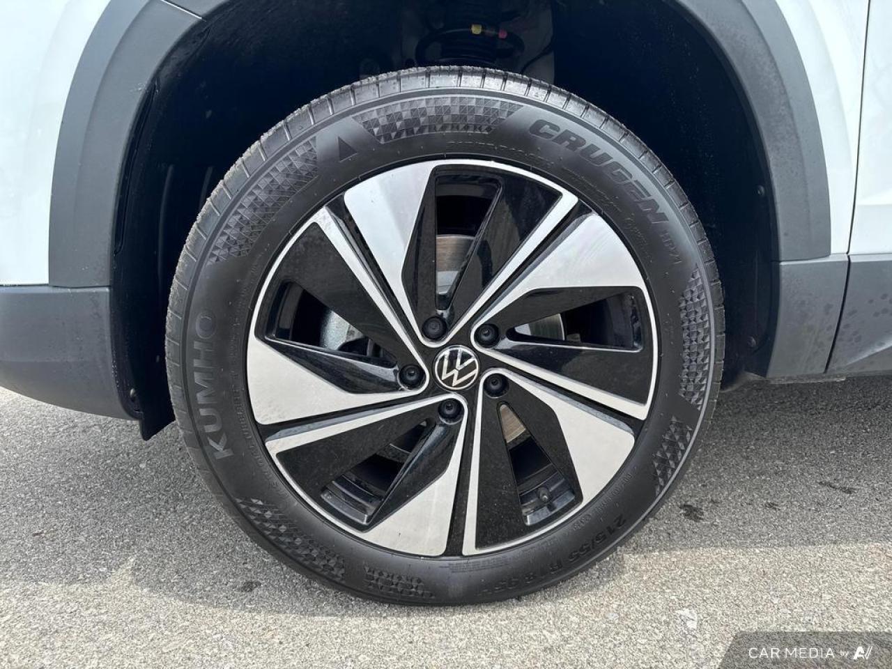 2024 Volkswagen Taos Comfortline BACKUP CAM   BLUETOOTH   HTD SEATS   K Photo