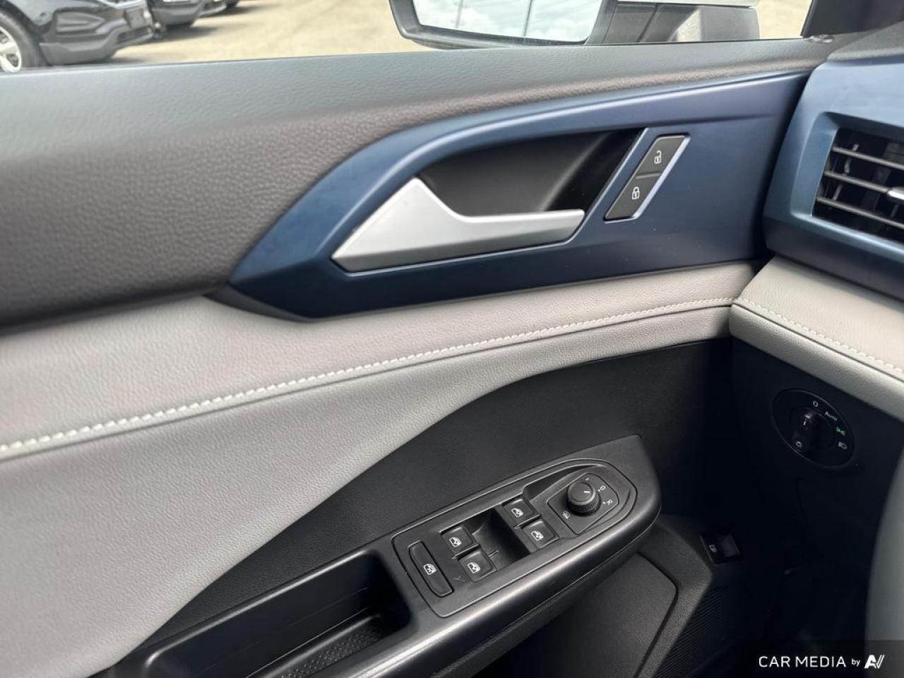 2024 Volkswagen Taos Comfortline BACKUP CAM   BLUETOOTH   HTD SEATS   K Photo