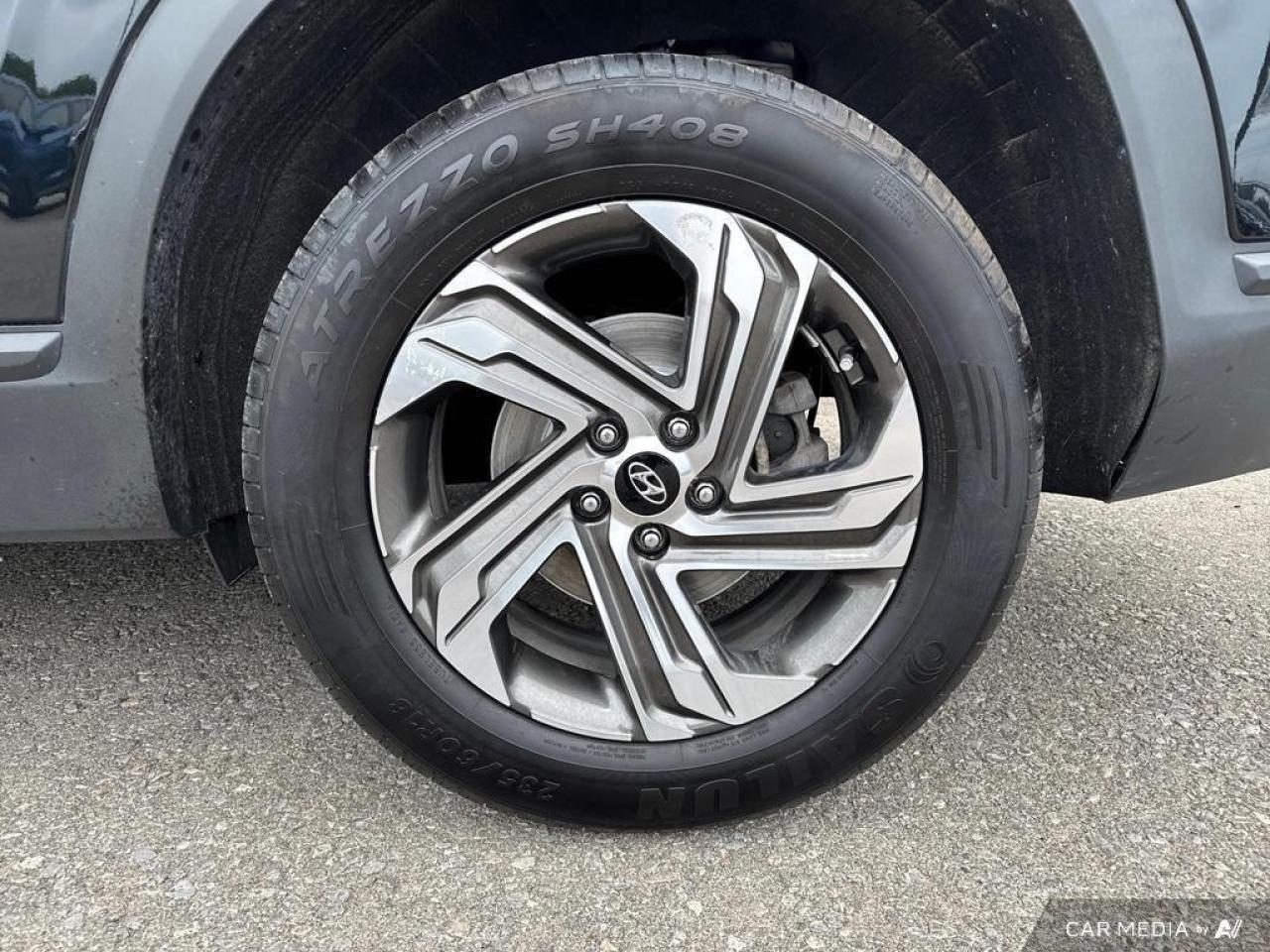 2022 Hyundai Santa Fe ESSENTIAL BACKUP CAM   BLUETOOTH   HTD SEATS   KEY Photo