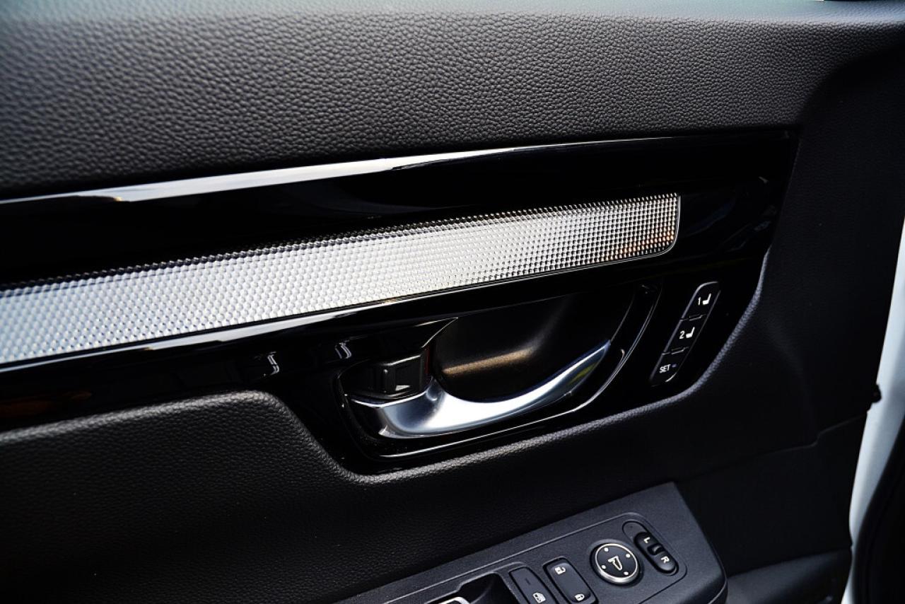 2023 Honda CR-V Hybrid Touring HYBRID All-wheel Drive Photo