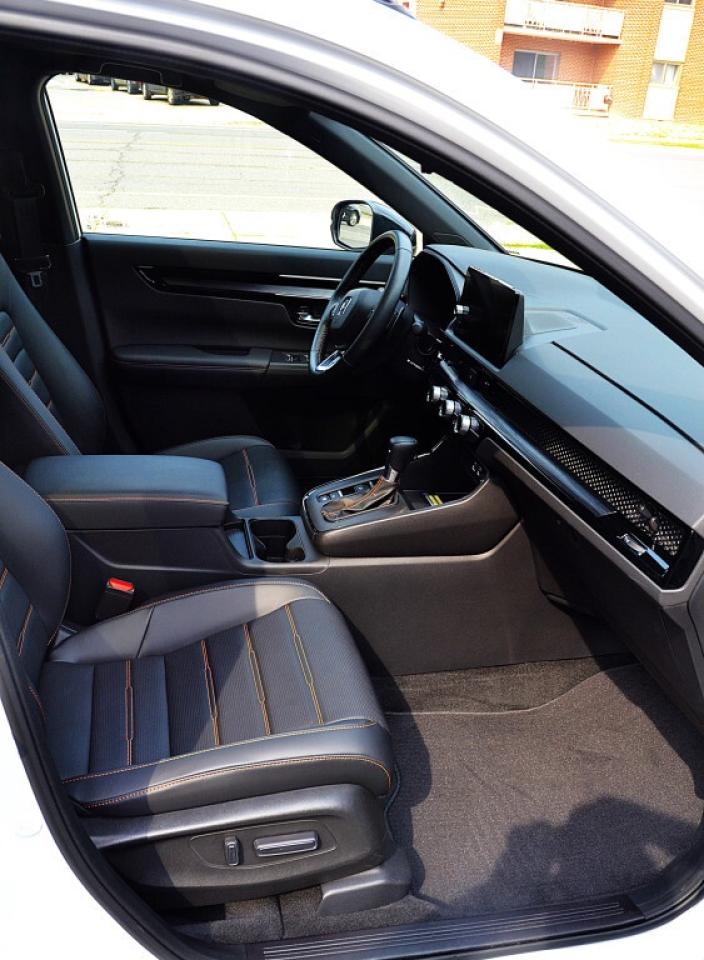 2023 Honda CR-V Hybrid Touring HYBRID All-wheel Drive Photo