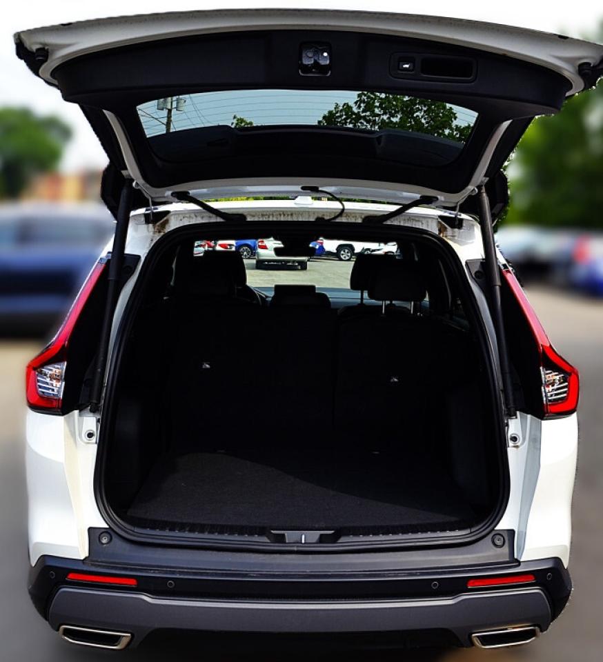 2023 Honda CR-V Hybrid Touring HYBRID All-wheel Drive Photo