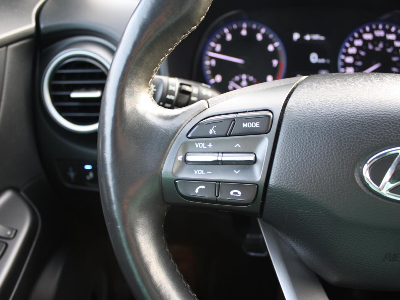 2018 Hyundai KONA 2.0L Luxury / Heated Seats / Blind Spot / Camera Photo