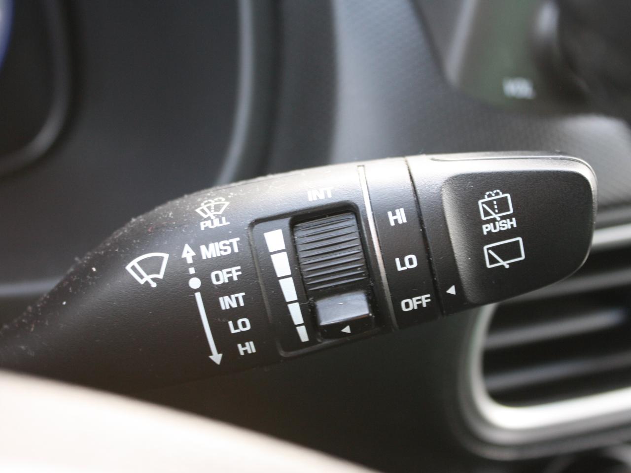 2018 Hyundai KONA 2.0L Luxury / Heated Seats / Blind Spot / Camera Photo