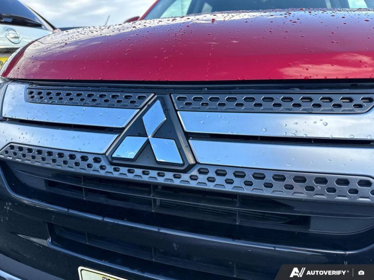 2020 Mitsubishi Outlander ES BACKUP CAM   BLUETOOTH   HTD SEATS   KEYLESS EN Photo