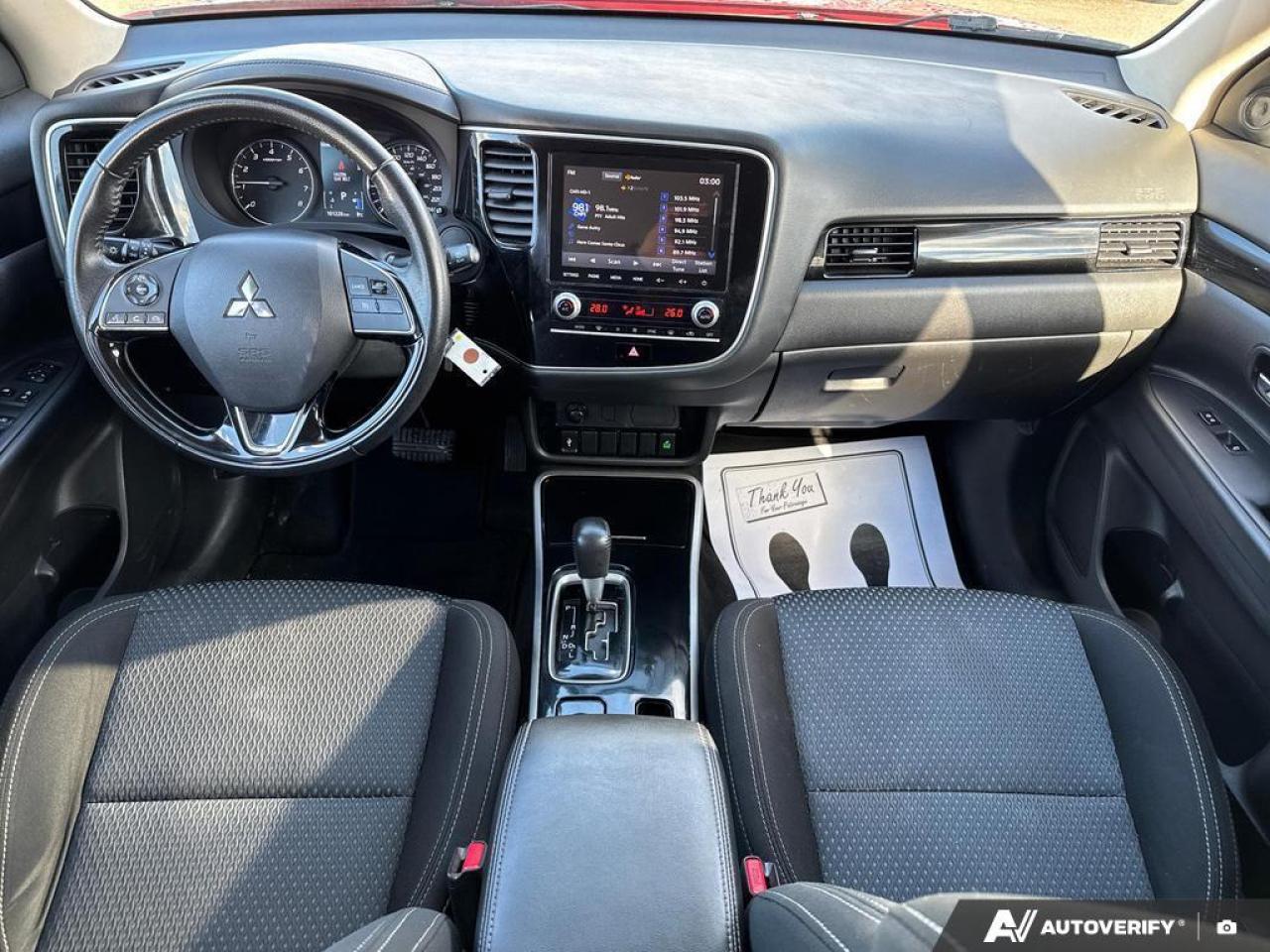 2020 Mitsubishi Outlander ES BACKUP CAM   BLUETOOTH   HTD SEATS   KEYLESS EN Photo