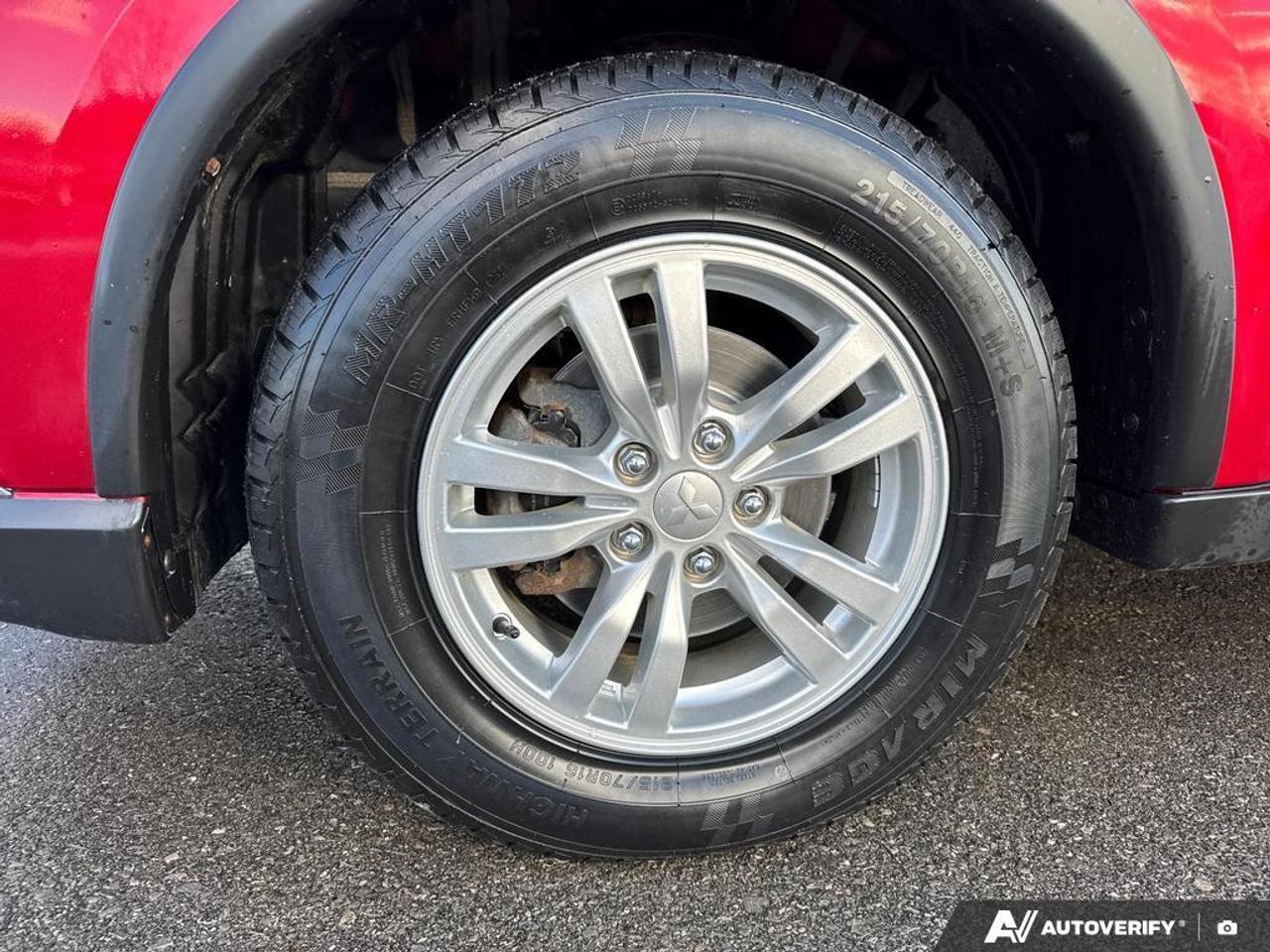 2020 Mitsubishi Outlander ES BACKUP CAM   BLUETOOTH   HTD SEATS   KEYLESS EN Photo