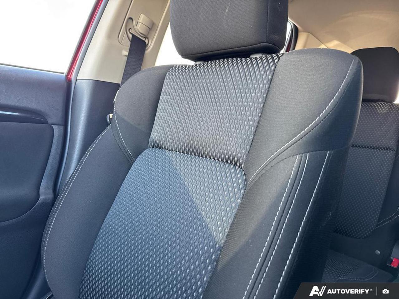 2020 Mitsubishi Outlander ES BACKUP CAM   BLUETOOTH   HTD SEATS   KEYLESS EN Photo