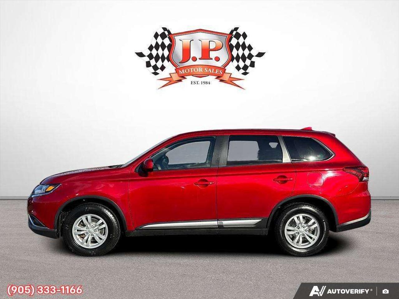 2020 Mitsubishi Outlander ES Apple CarPlay & Android Auto • 3rd-Row Seating • Heated Front Seats • SiriusXM® Satellite Radio • Keyless Entry Photo