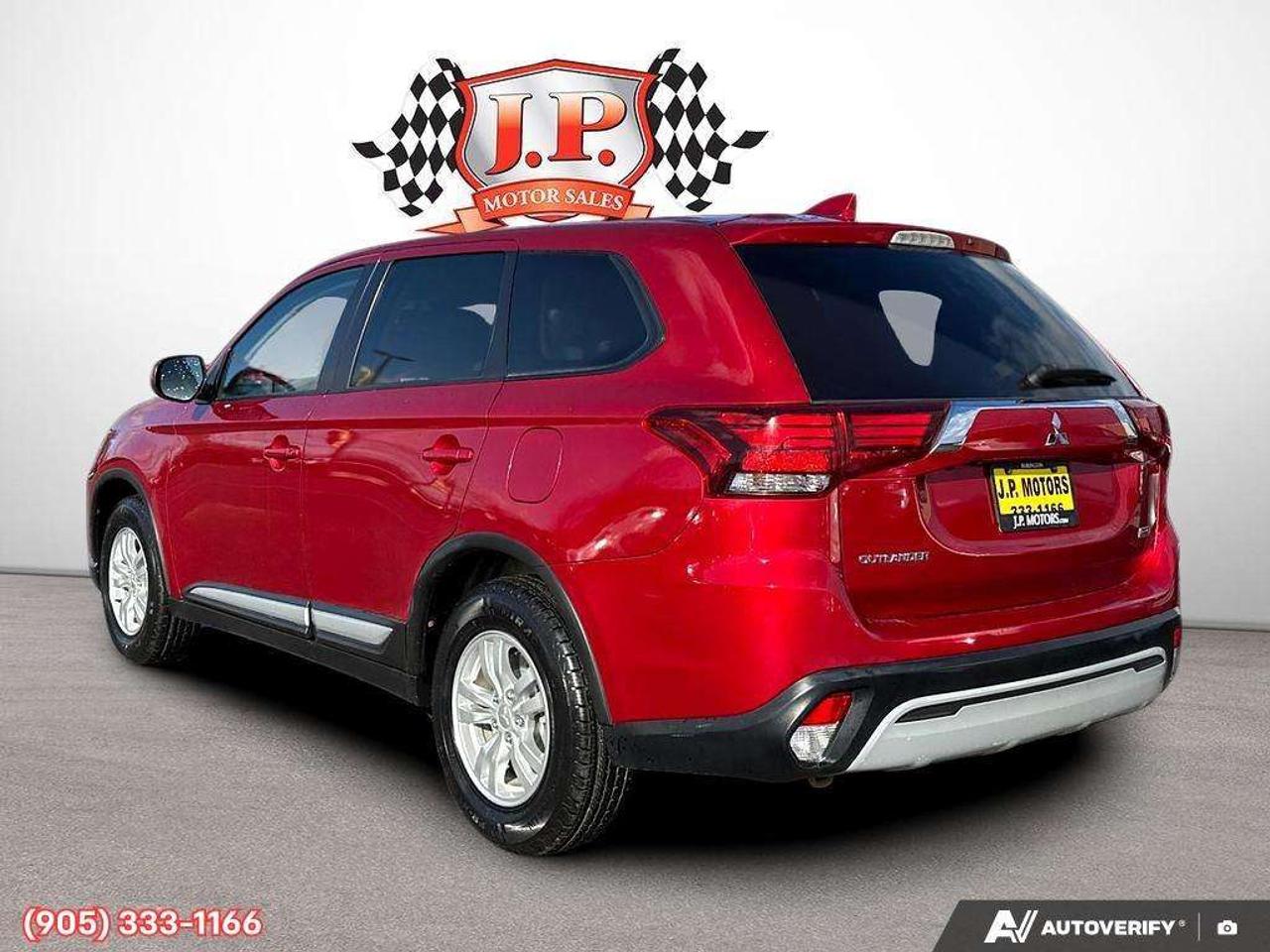 2020 Mitsubishi Outlander ES Apple CarPlay & Android Auto • 3rd-Row Seating • Heated Front Seats • SiriusXM® Satellite Radio • Keyless Entry Photo