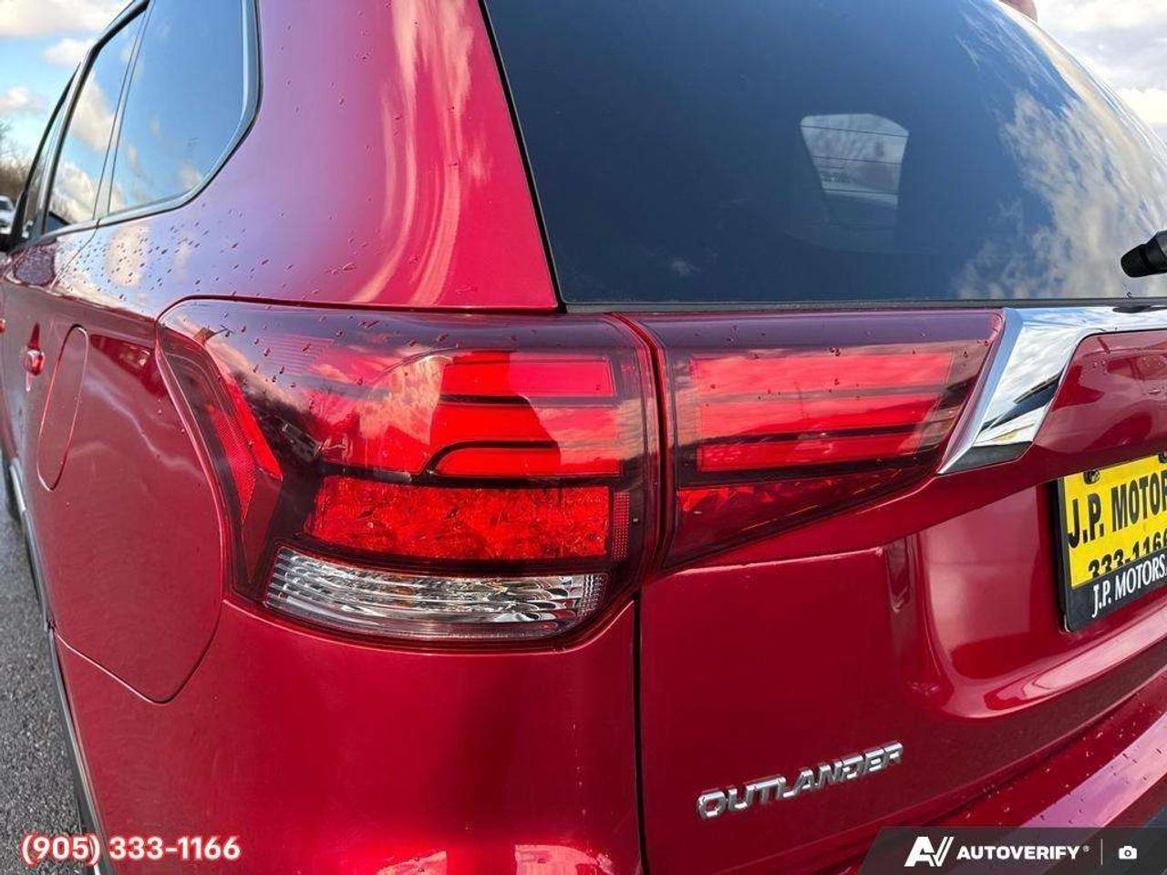 2020 Mitsubishi Outlander ES Apple CarPlay & Android Auto • 3rd-Row Seating • Heated Front Seats • SiriusXM® Satellite Radio • Keyless Entry Photo