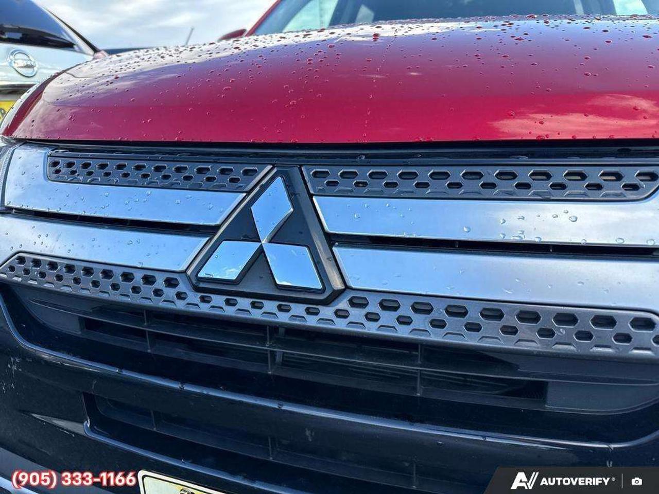 2020 Mitsubishi Outlander ES Apple CarPlay & Android Auto • 3rd-Row Seating • Heated Front Seats • SiriusXM® Satellite Radio • Keyless Entry Photo