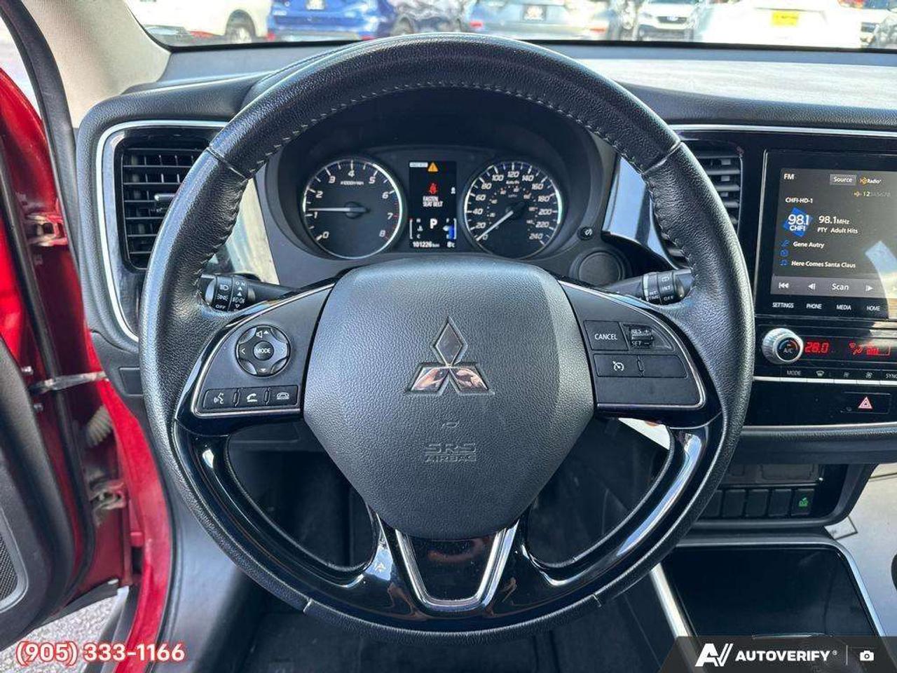 2020 Mitsubishi Outlander ES Apple CarPlay & Android Auto • 3rd-Row Seating • Heated Front Seats • SiriusXM® Satellite Radio • Keyless Entry Photo