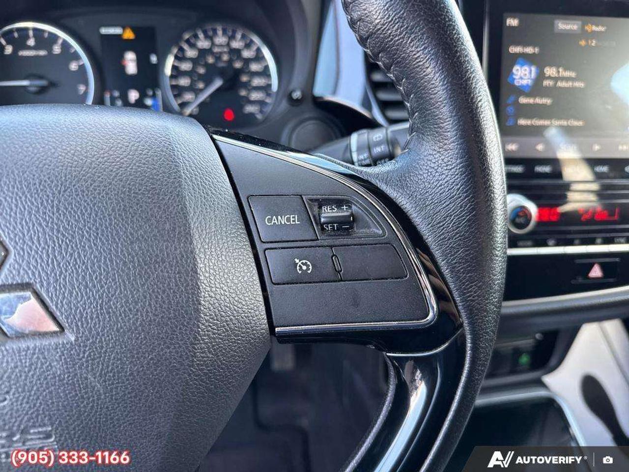 2020 Mitsubishi Outlander ES Apple CarPlay & Android Auto • 3rd-Row Seating • Heated Front Seats • SiriusXM® Satellite Radio • Keyless Entry Photo