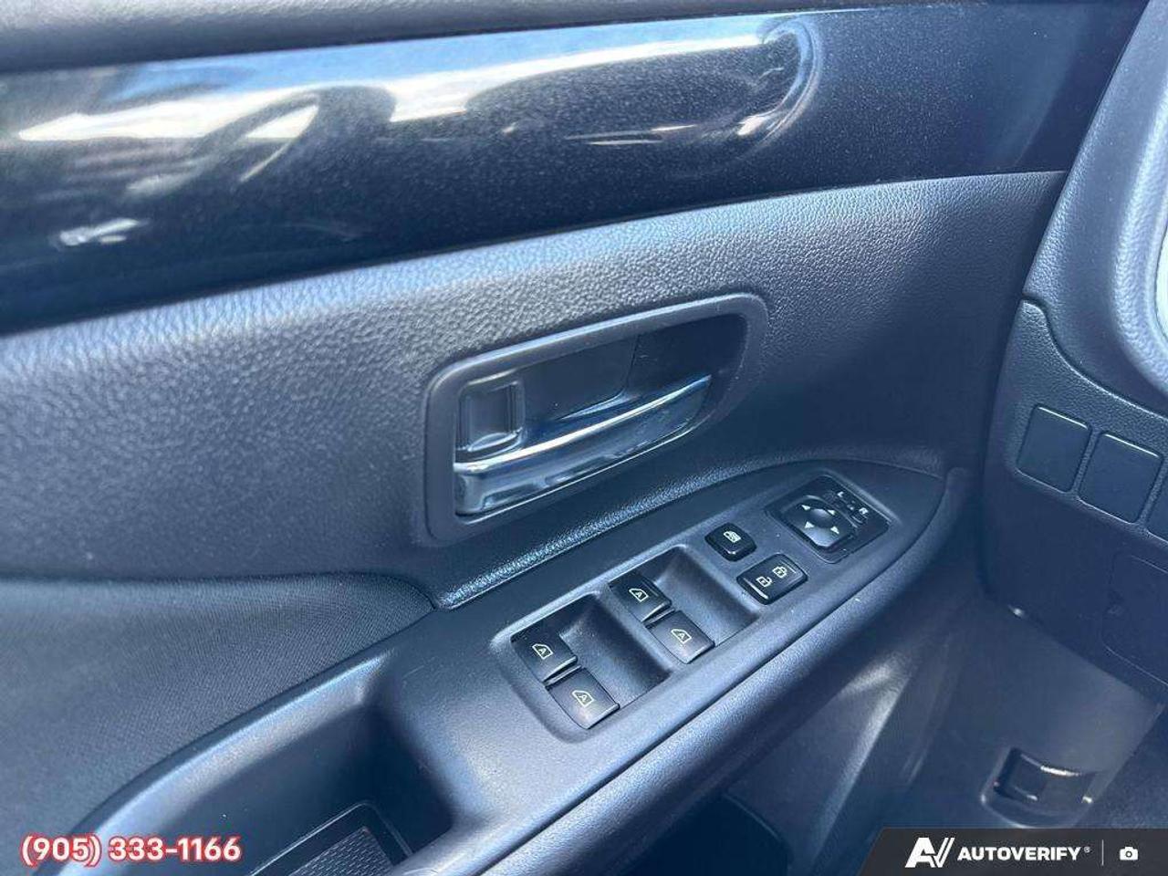 2020 Mitsubishi Outlander ES Apple CarPlay & Android Auto • 3rd-Row Seating • Heated Front Seats • SiriusXM® Satellite Radio • Keyless Entry Photo