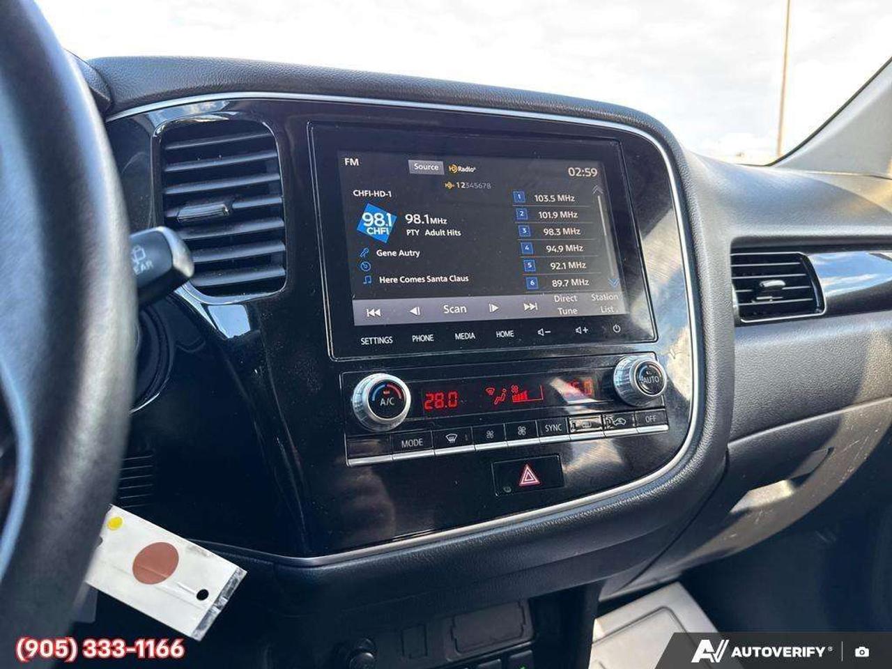 2020 Mitsubishi Outlander ES Apple CarPlay & Android Auto • 3rd-Row Seating • Heated Front Seats • SiriusXM® Satellite Radio • Keyless Entry Photo