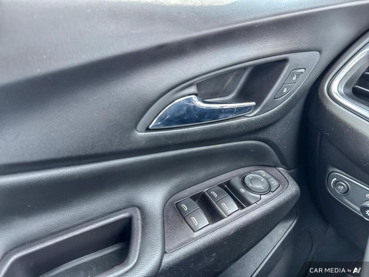 2020 Chevrolet Equinox LT BACKUP CAM   BLUETOOTH   HTD SEATS   KEYLESS EN Photo