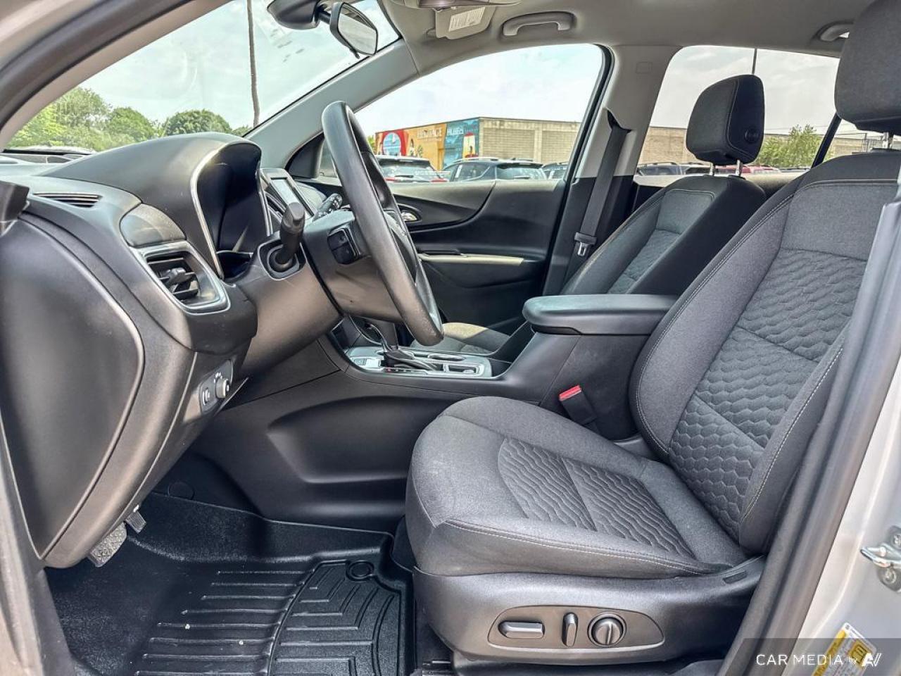 2020 Chevrolet Equinox LT BACKUP CAM   BLUETOOTH   HTD SEATS   KEYLESS EN Photo