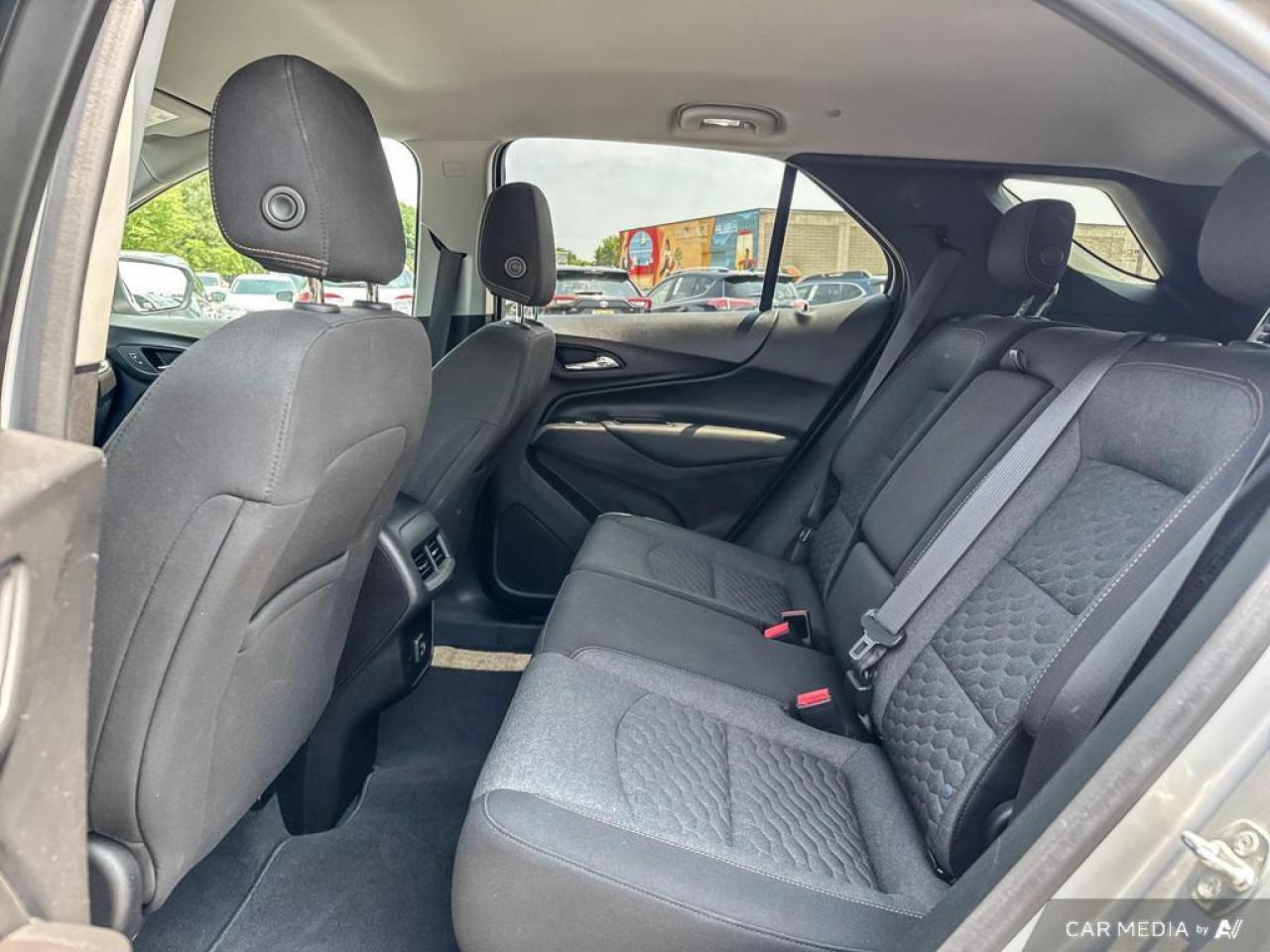 2020 Chevrolet Equinox LT BACKUP CAM   BLUETOOTH   HTD SEATS   KEYLESS EN Photo