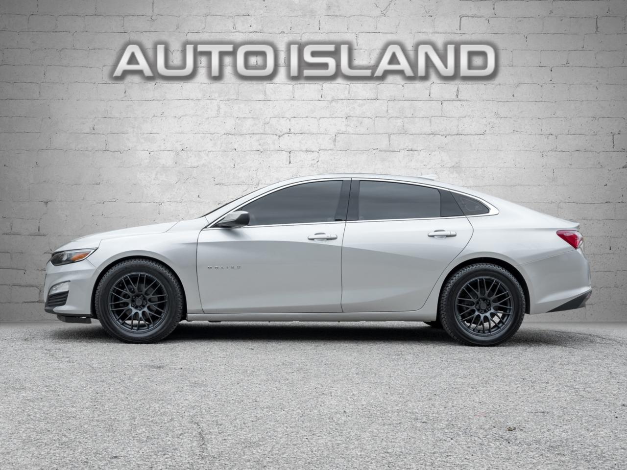 2022 Chevrolet Malibu SDN Photo4