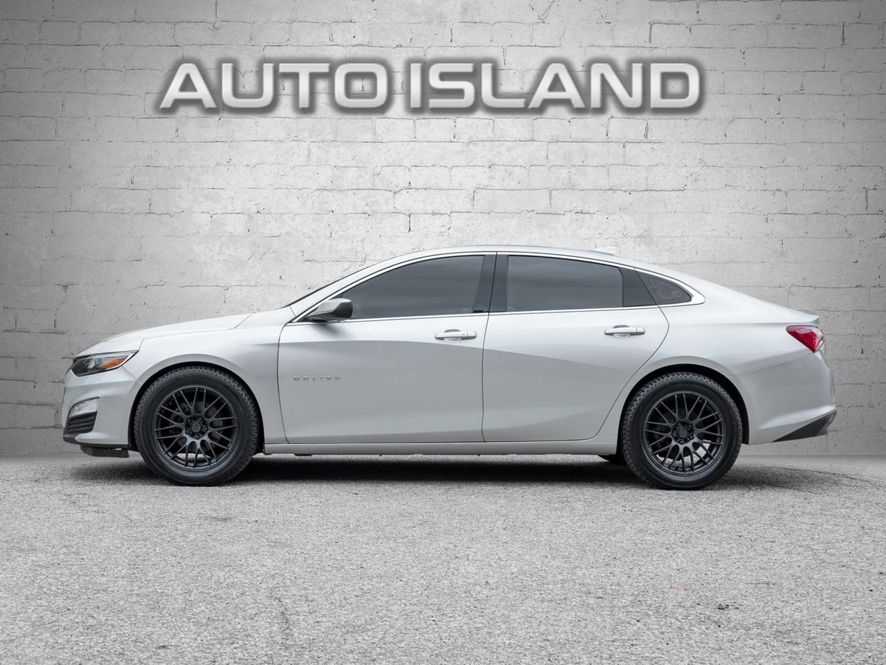 2022 Chevrolet Malibu SDN Photo4