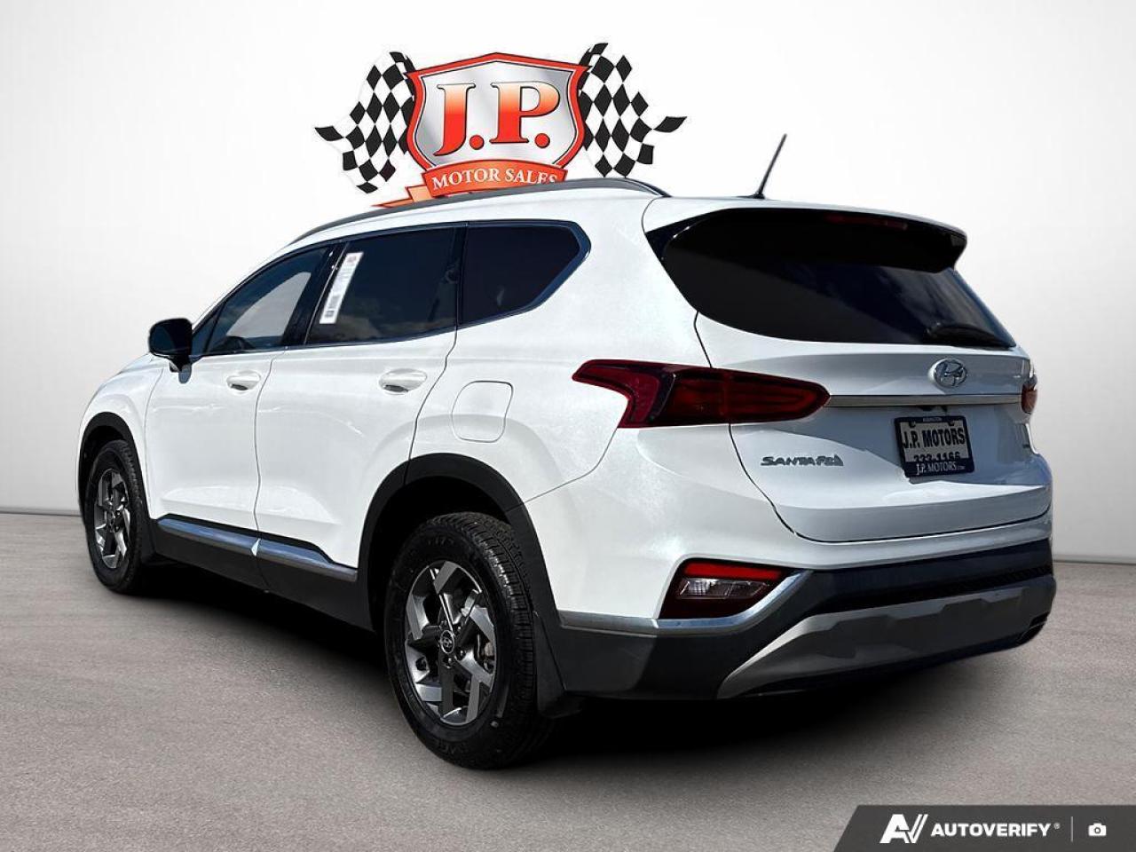 2020 Hyundai Santa Fe Essential 2.4  w/Safety Package BACKUP CAM   BLUET Photo