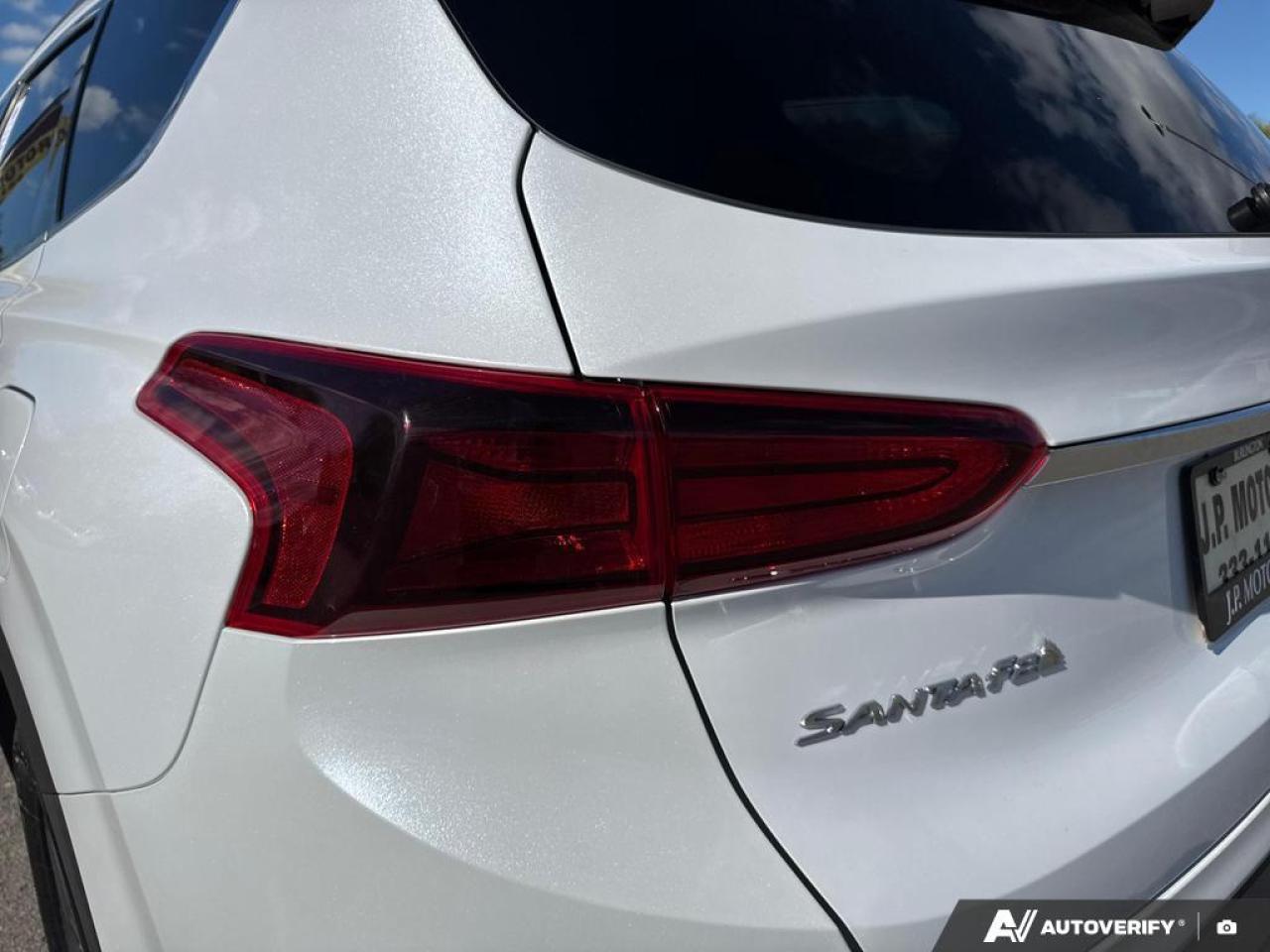 2020 Hyundai Santa Fe Essential 2.4  w/Safety Package BACKUP CAM   BLUET Photo