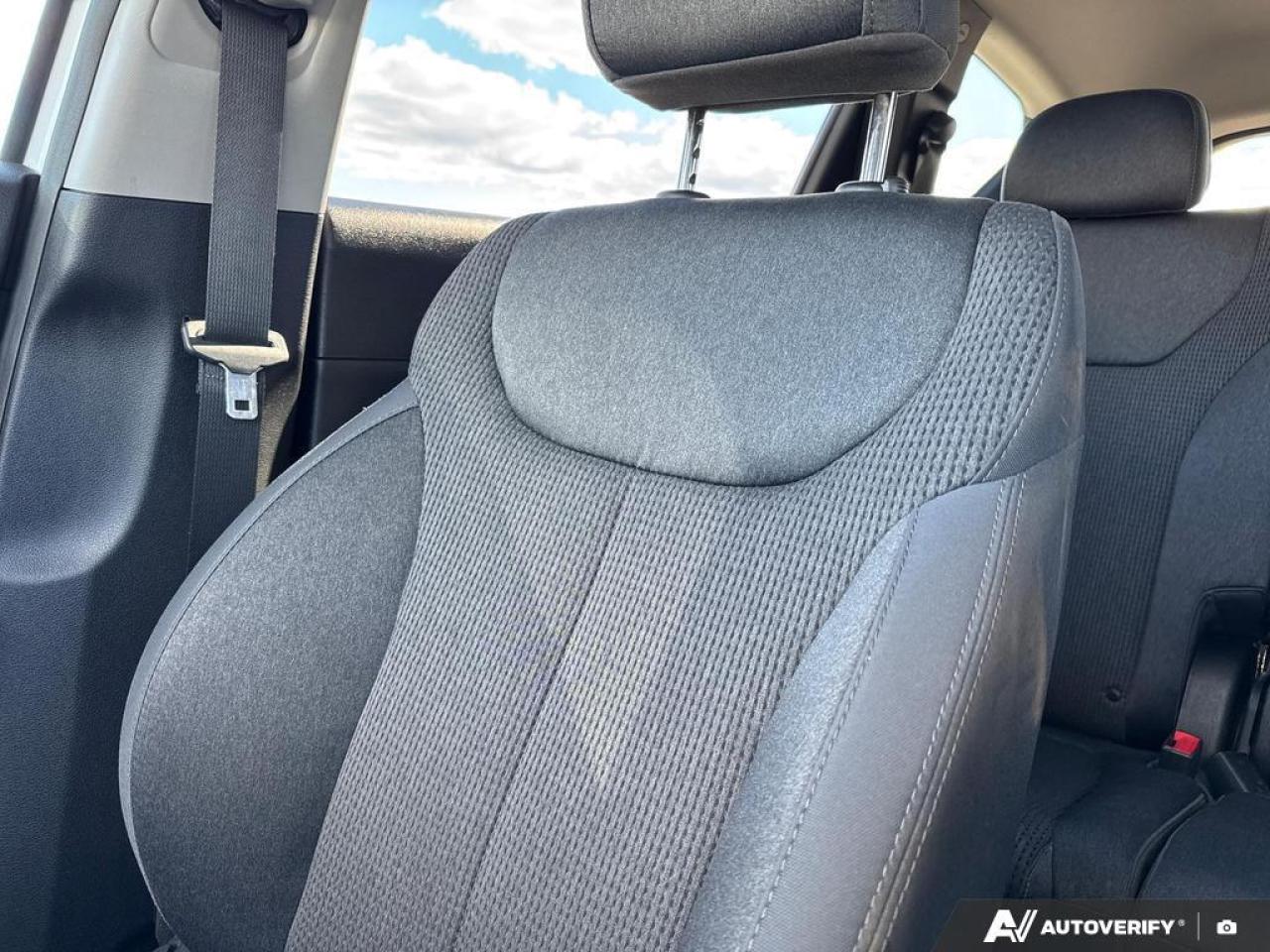 2020 Hyundai Santa Fe Essential 2.4  w/Safety Package BACKUP CAM   BLUET Photo