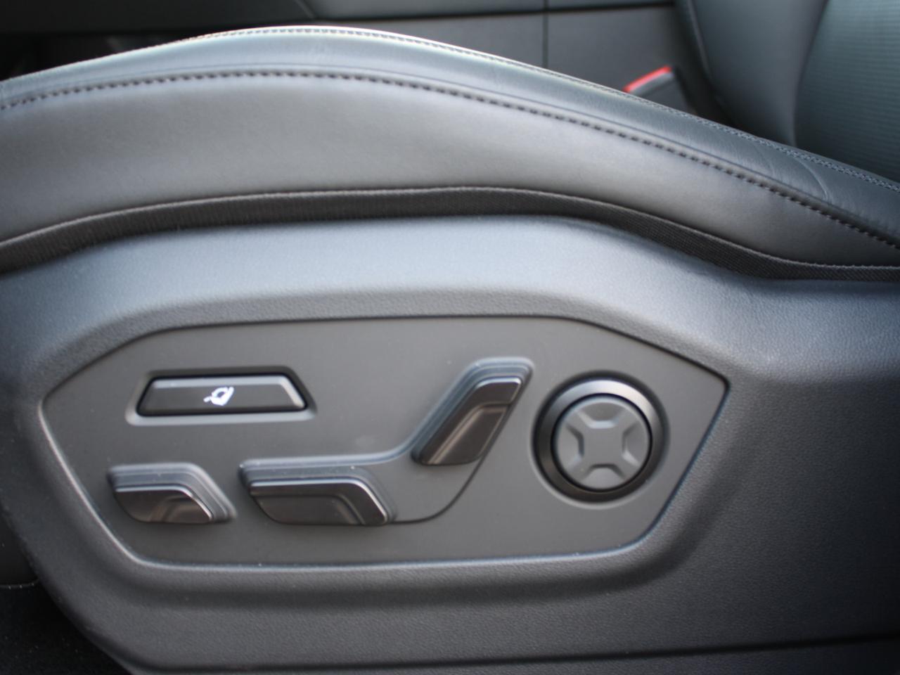 2025 Hyundai Santa Fe Ultimate Demo / Leather / Nav / Free Winter Tires Photo