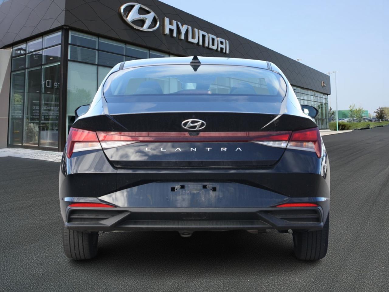 2022 Hyundai Elantra Preferred IVT w-Sun & Tech Package Photo