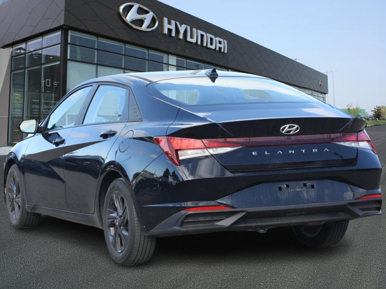 2022 Hyundai Elantra Preferred IVT w-Sun & Tech Package Photo
