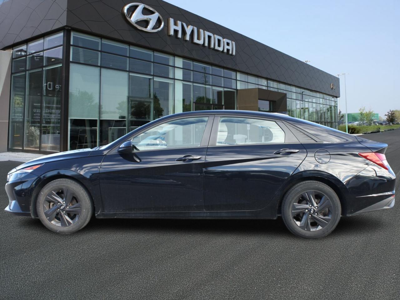 2022 Hyundai Elantra Preferred IVT w-Sun & Tech Package Photo