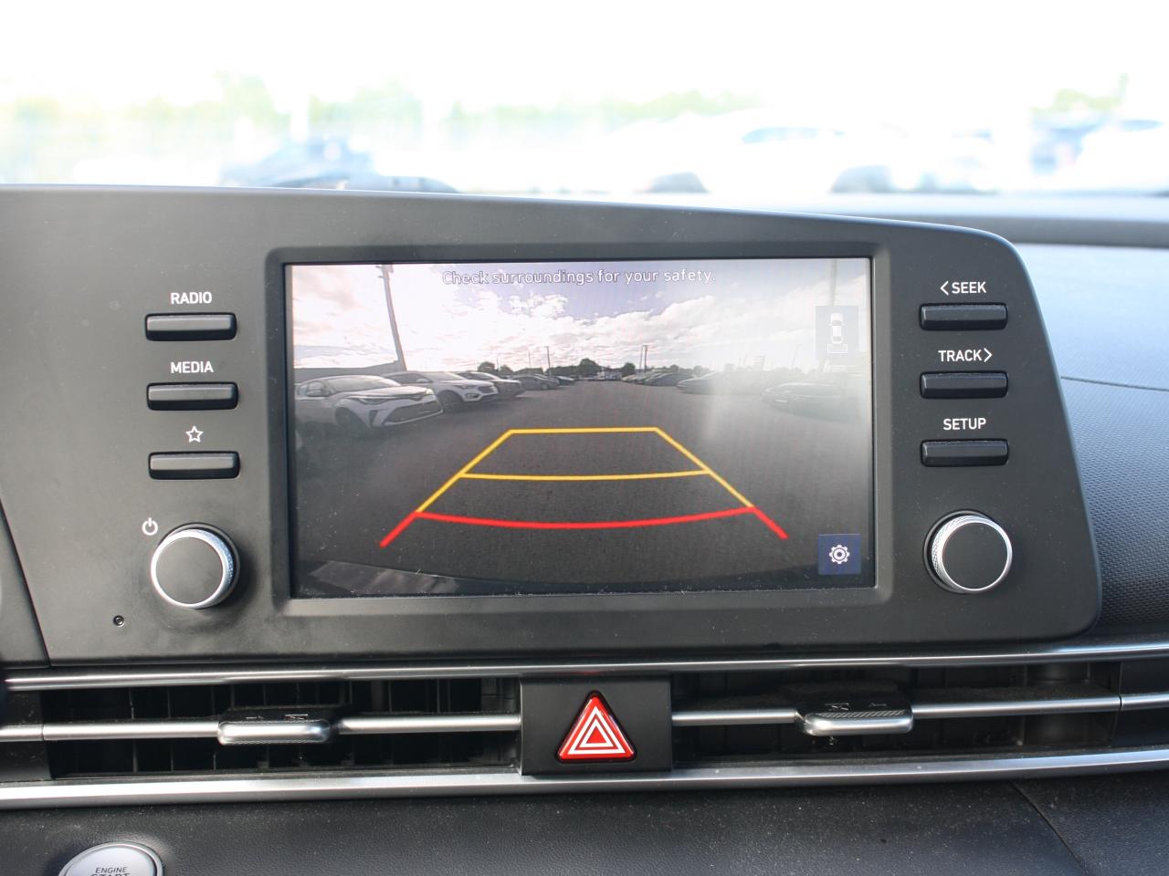 2022 Hyundai Elantra Preferred IVT w-Sun & Tech Package Photo