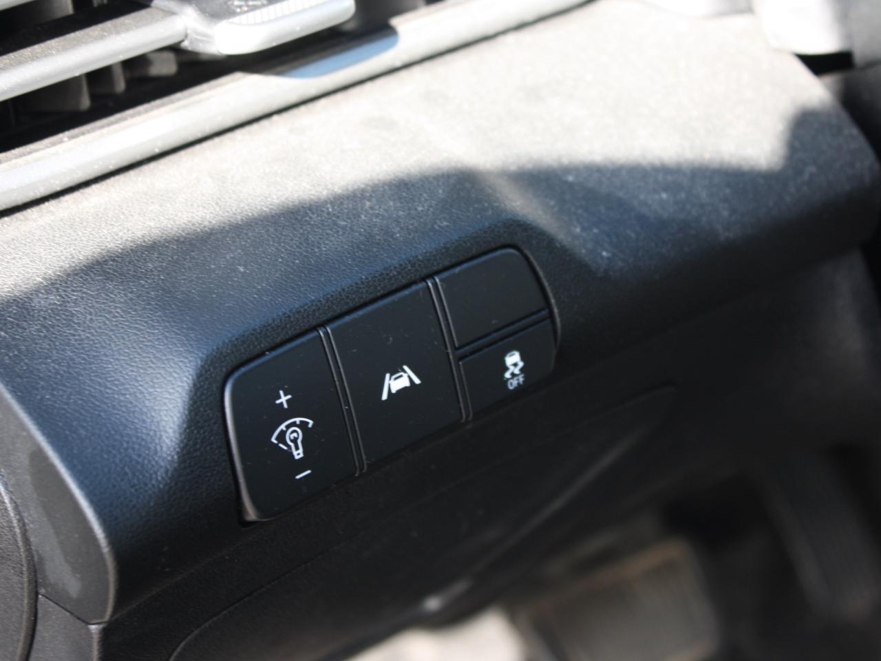 2022 Hyundai Elantra Preferred IVT w-Sun & Tech Package Photo