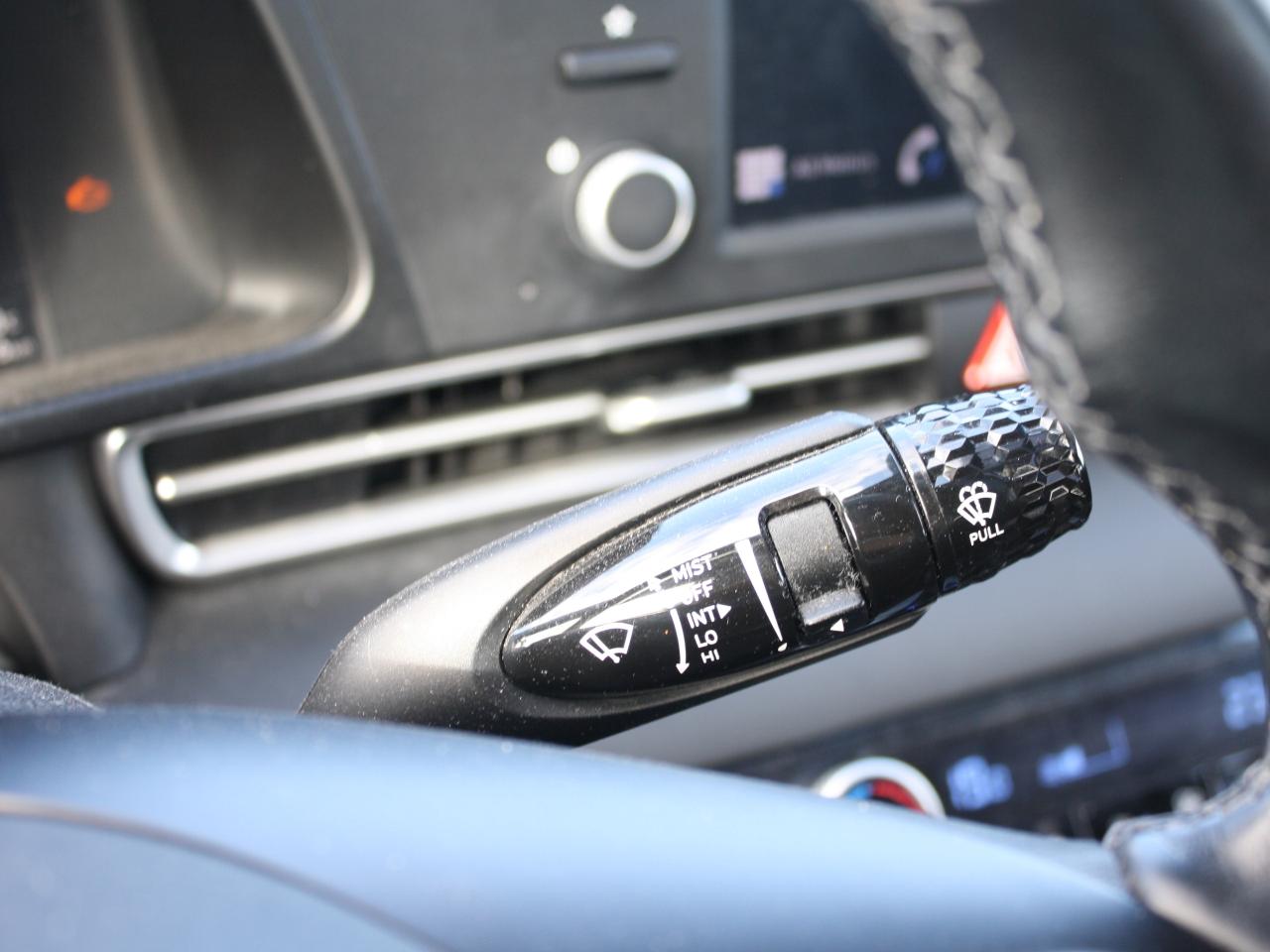 2022 Hyundai Elantra Preferred IVT w-Sun & Tech Package Photo