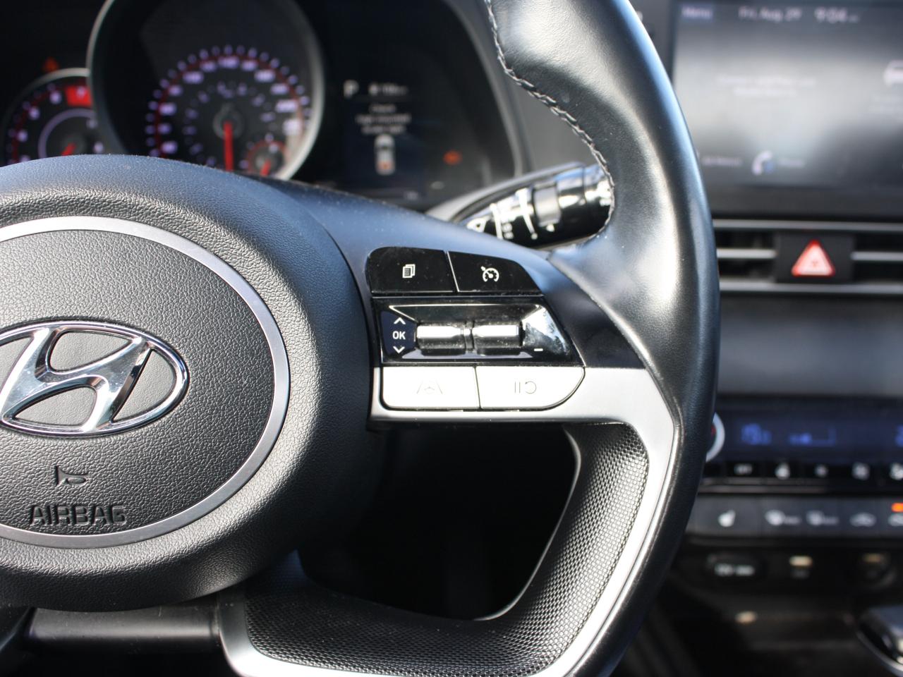 2022 Hyundai Elantra Preferred IVT w-Sun & Tech Package Photo