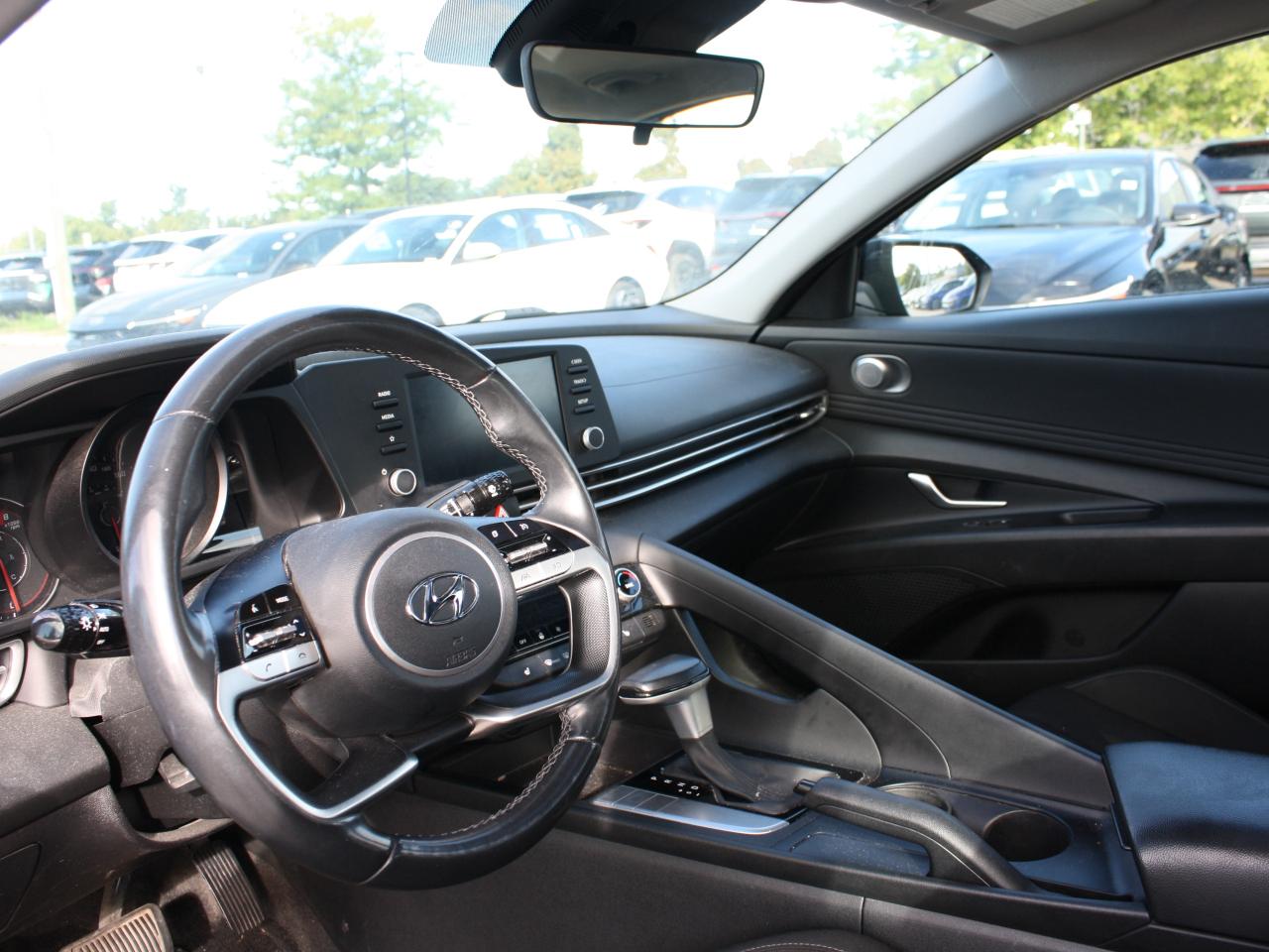 2022 Hyundai Elantra Preferred IVT w-Sun & Tech Package Photo