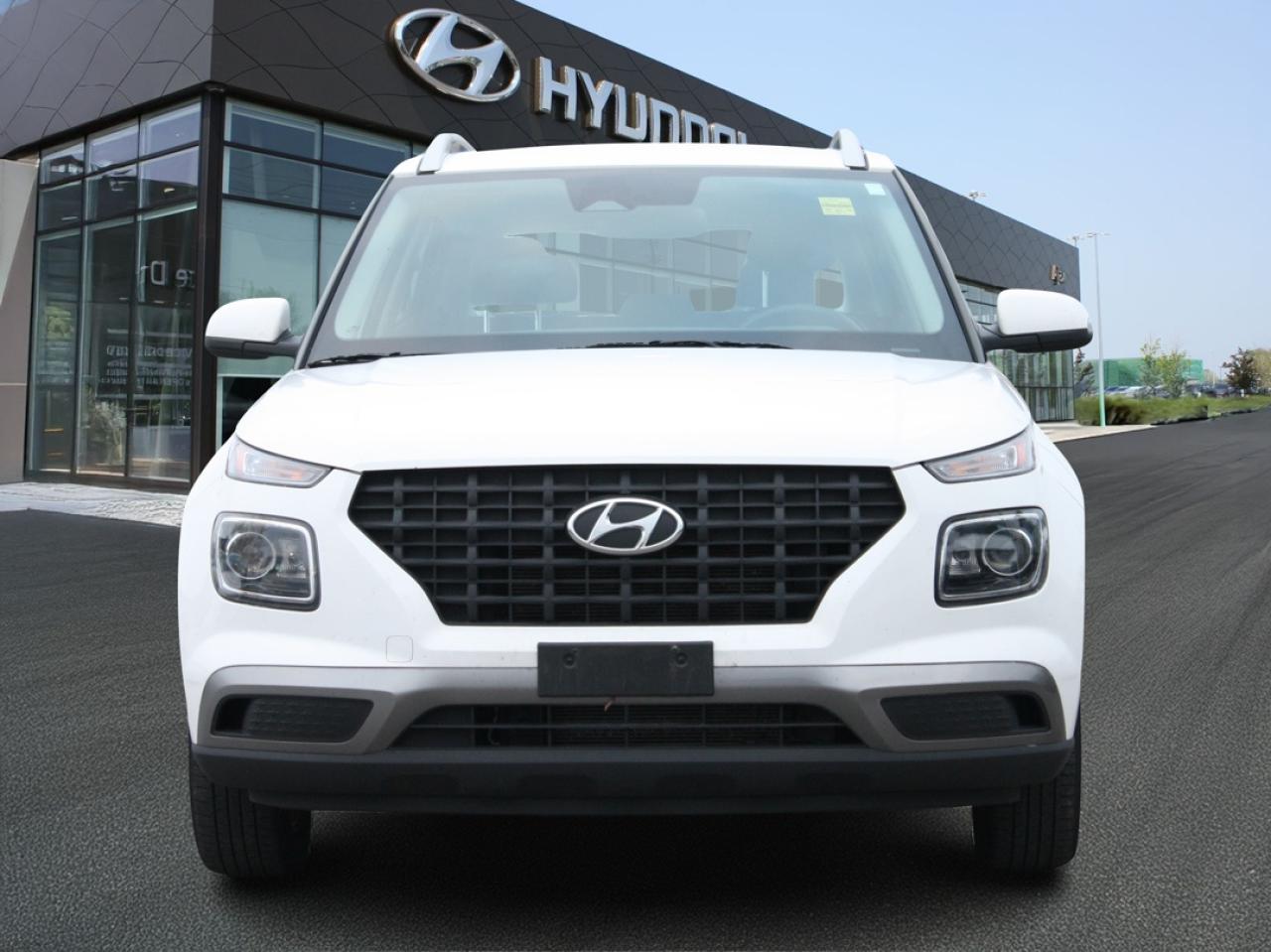 2023 Hyundai Venue Preferred / Heated Seats / Apple CarPlay / Android Photo