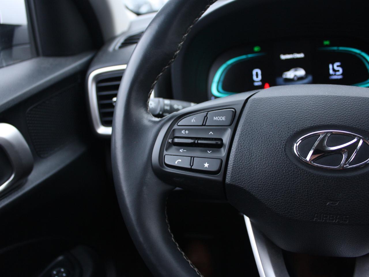 2023 Hyundai Venue Preferred / Heated Seats / Apple CarPlay / Android Photo