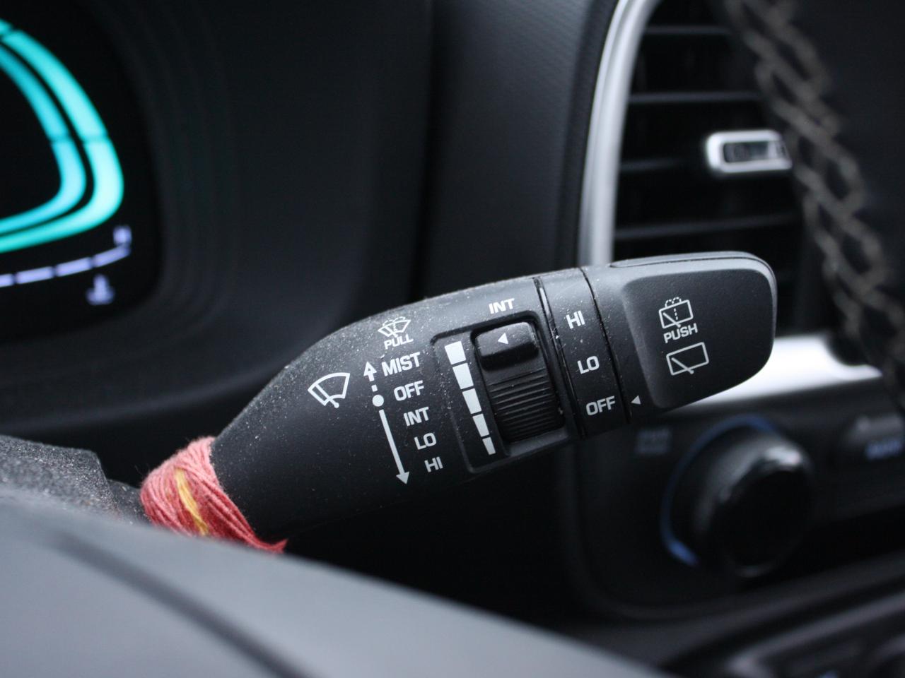 2023 Hyundai Venue Preferred / Heated Seats / Apple CarPlay / Android Photo