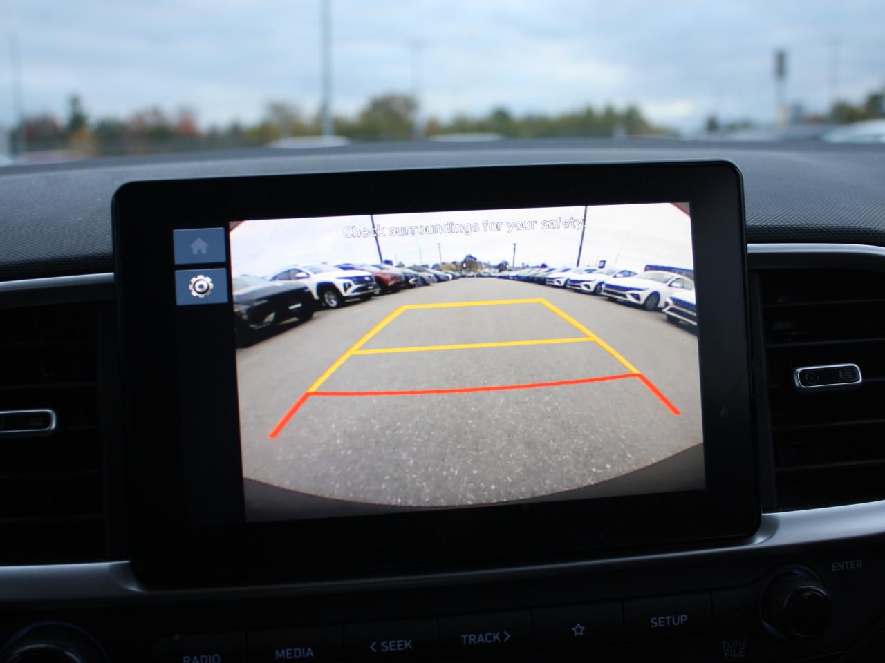 2023 Hyundai Venue Preferred / Heated Seats / Apple CarPlay / Android Photo