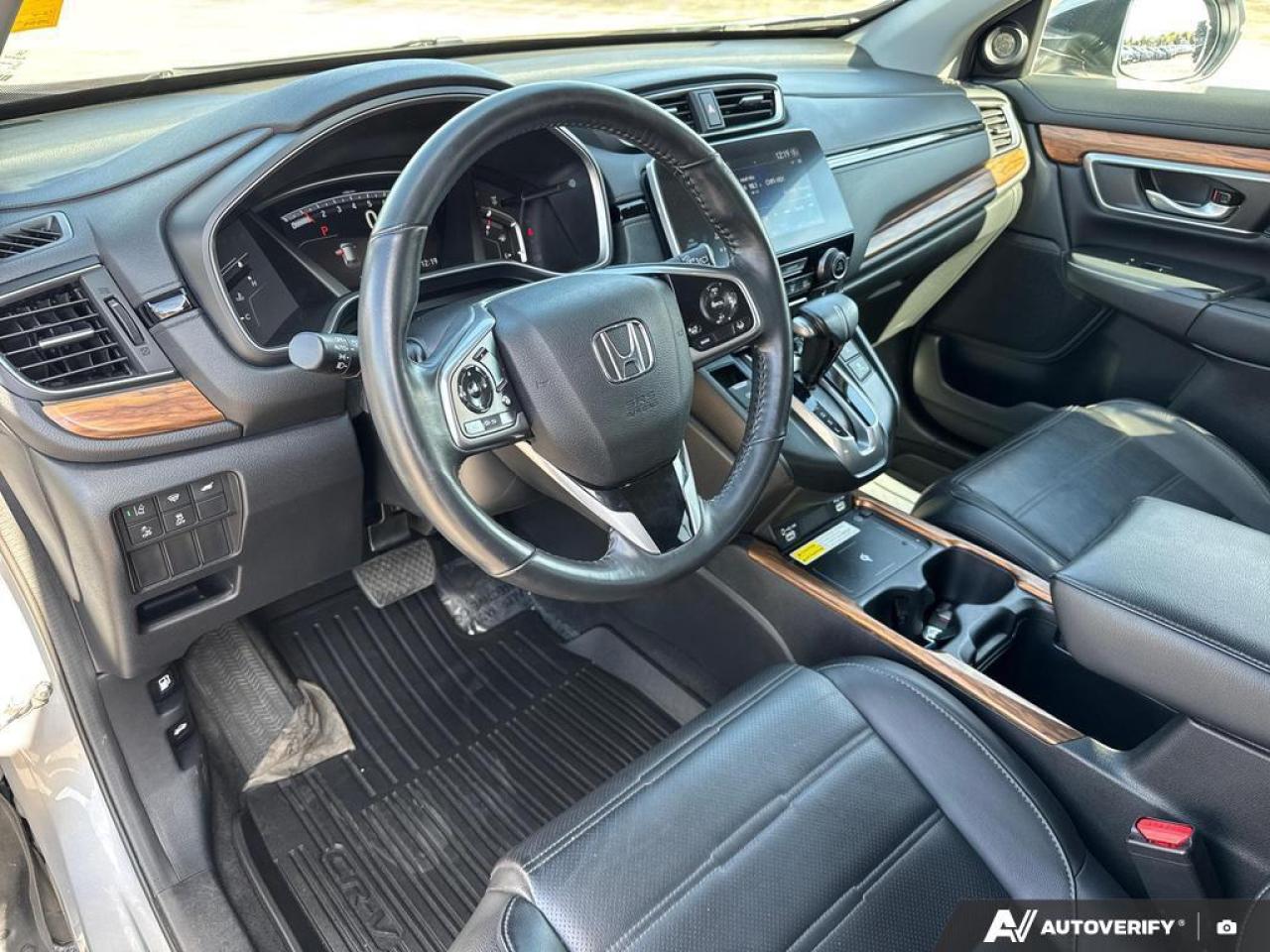 2020 Honda CR-V Touring BACKUP CAM   BLUETOOTH   HTD LTHR SEATS Photo