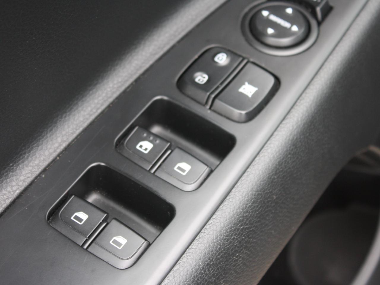 2023 Kia Rio 5-door LX+ / Heated Seats / Backup Camera / Bluetooth Photo